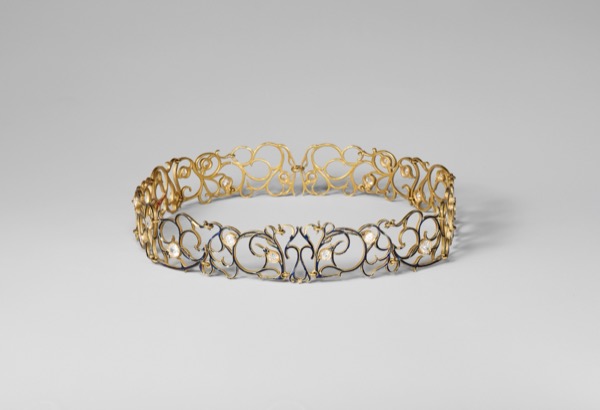 Art Nouveau collaret of gold, enamel, and diamonds by René Lalique, c.1900 — illustrating the delicate, lace-like aesthetic that preceded and influenced the Garland Style