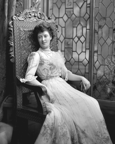 Margaret Greville, photographed by Lafayette Ltd, 5 October 1900
