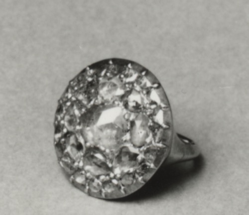Pavé-set diamond cluster ring, 18th century